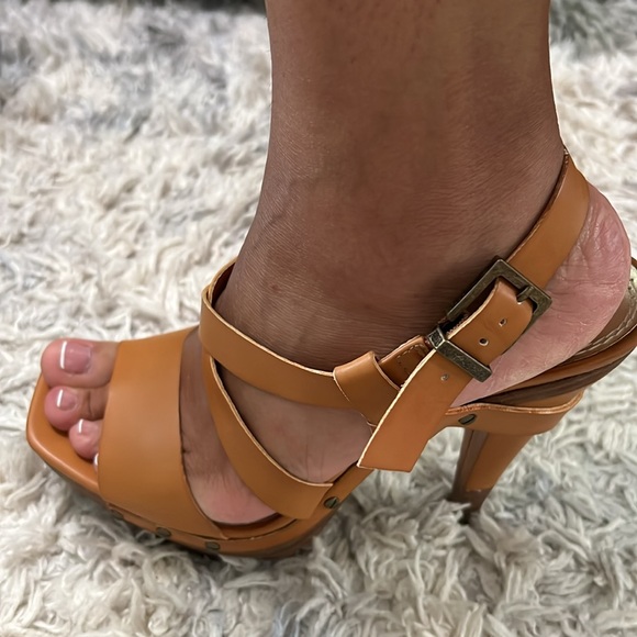 Sandals - Picture 3 of 7